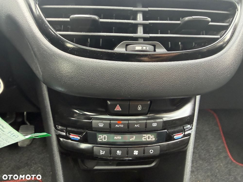 Peugeot 208 Blue-HDi 100 Stop&Start Style - 15