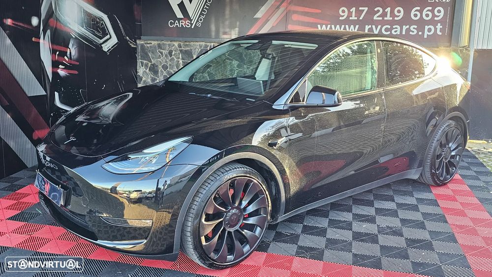 Tesla Model Y Performance Dual Motor AWD - 12