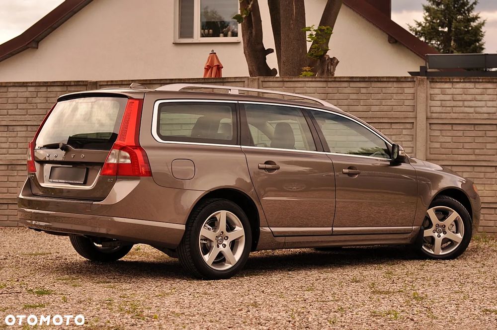 Volvo V70 2.0 - 12
