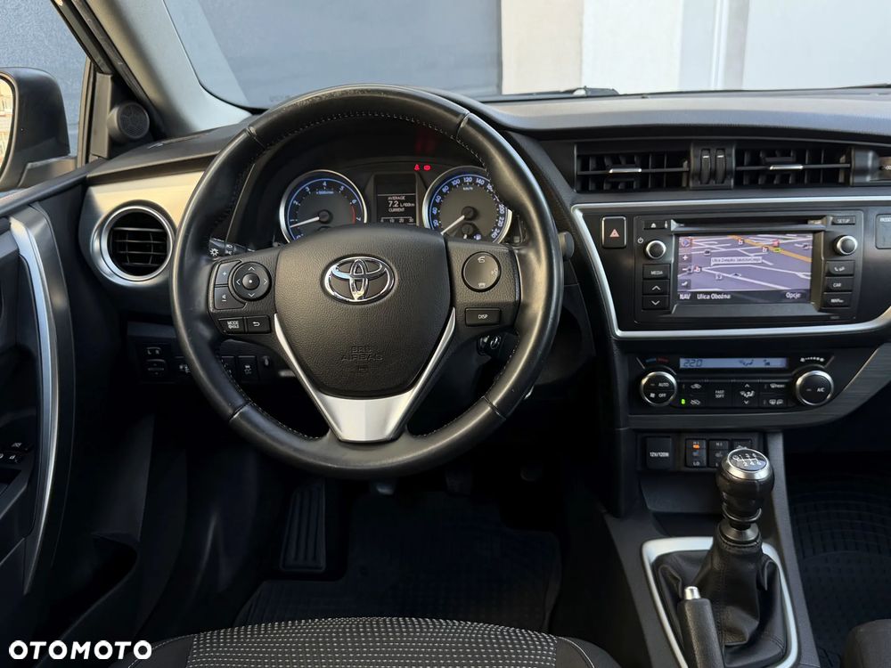 Toyota Auris - 22