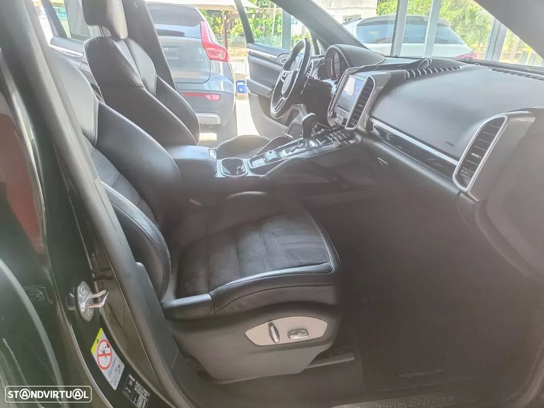 Porsche Cayenne - 17