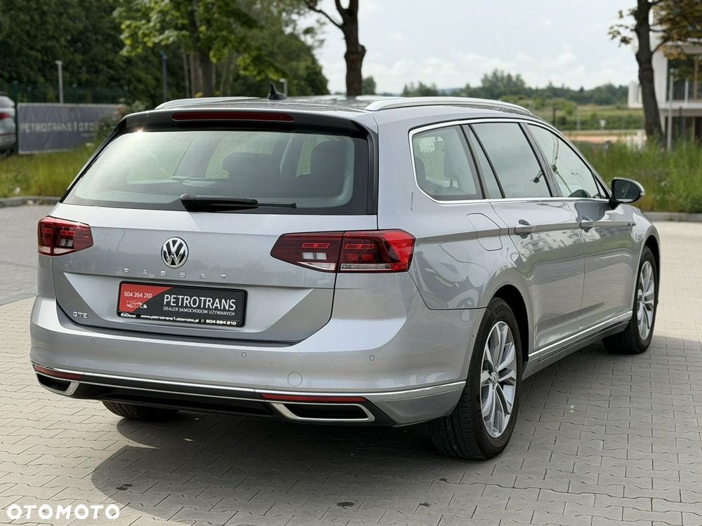 Volkswagen Passat - 12