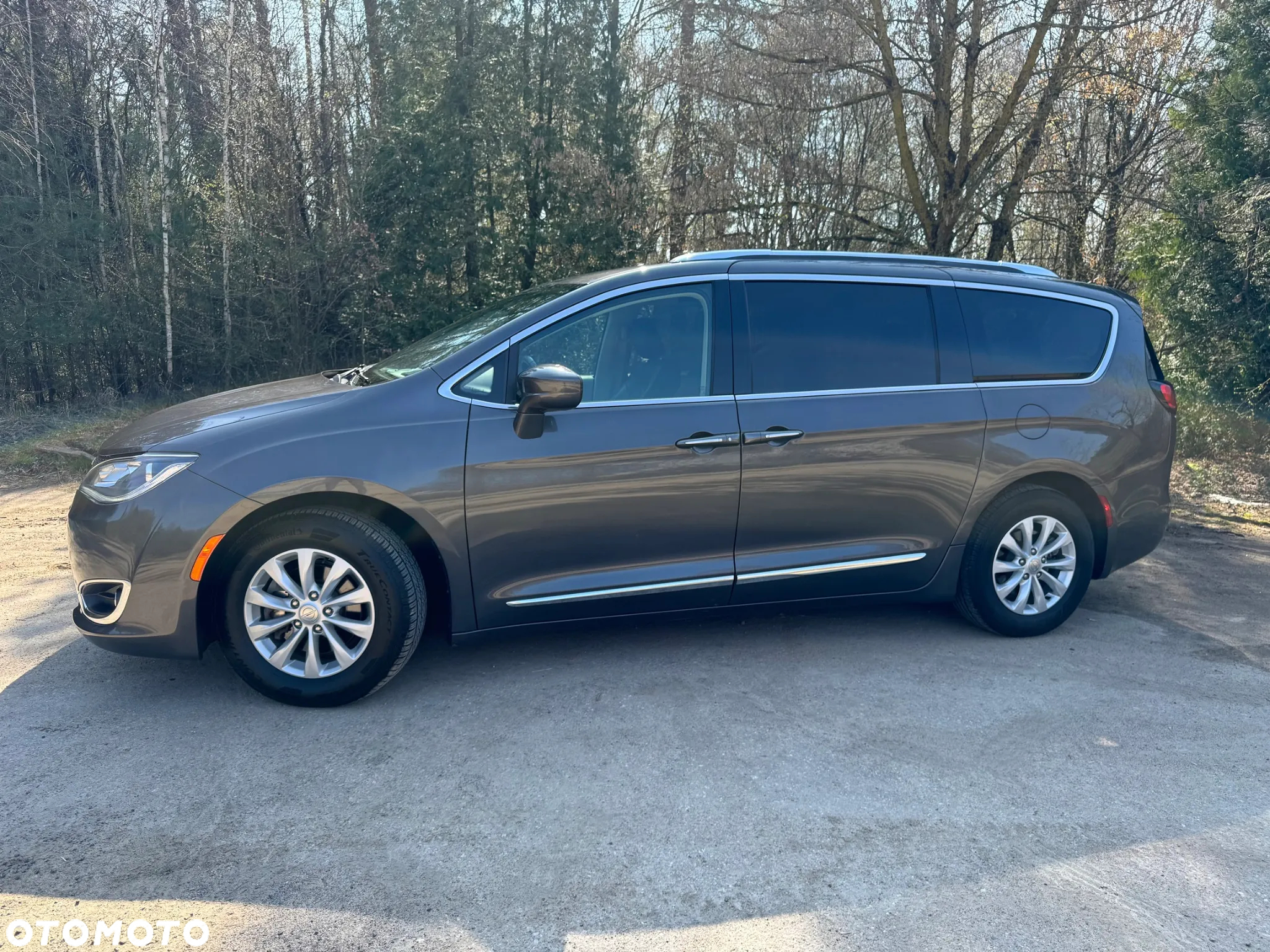 Chrysler Pacifica - 2