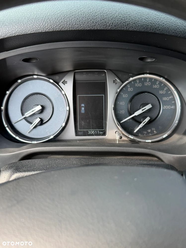 Toyota Hilux 4x4 Double Cab Duty - 8