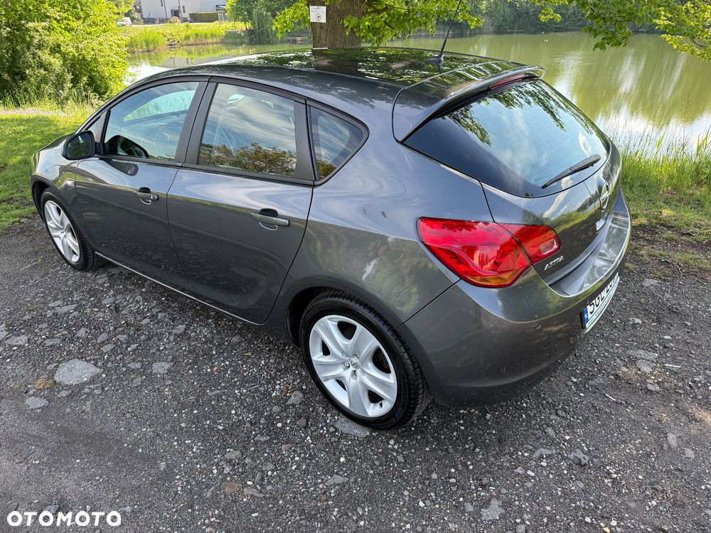 Opel Astra 1.6 Cosmo - 29
