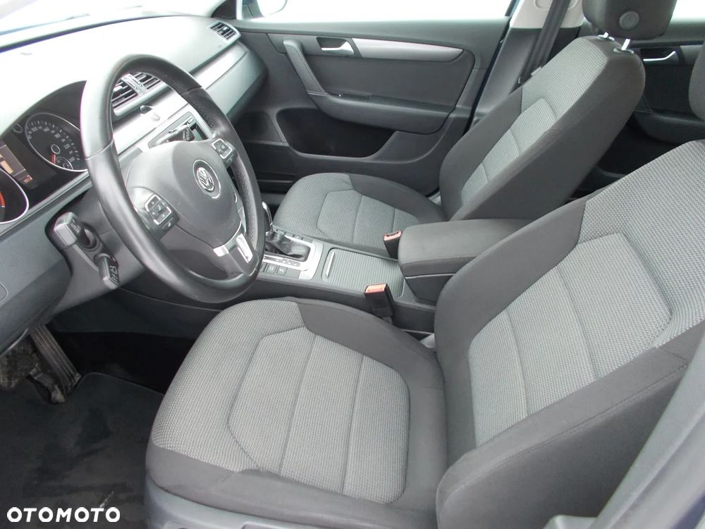 Volkswagen Passat 2.0 TDI DSG BlueMotion Technology Comfortline - 17