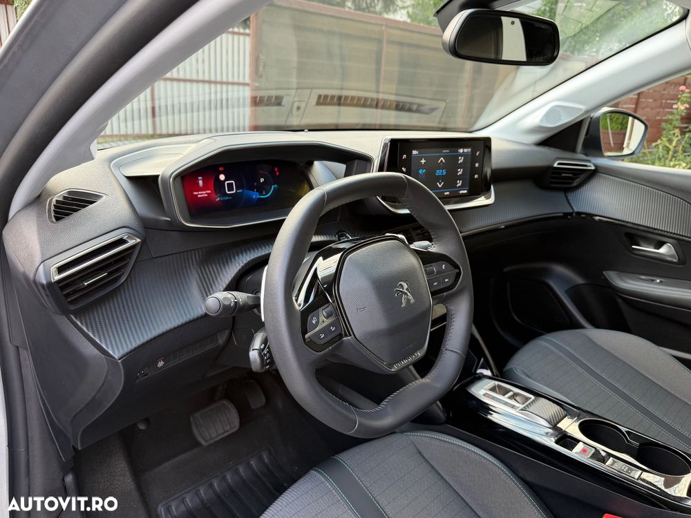 Peugeot 208 1.2 L PureTech STT EAT8 Allure Pack - 13