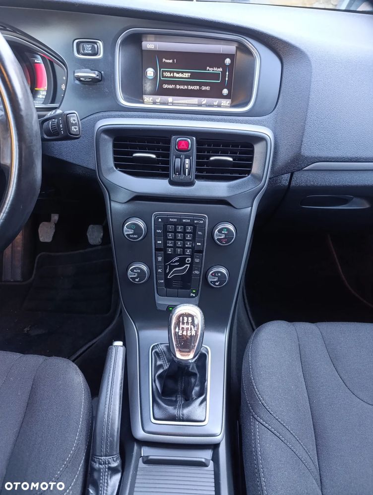 Volvo V40 D3 You - 17