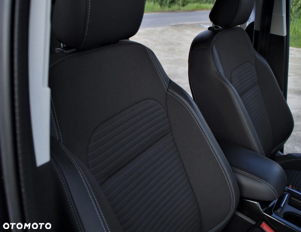 Ford Kuga - 26