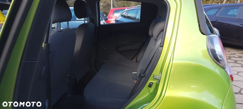 Chevrolet Spark 1.0 LT - 12