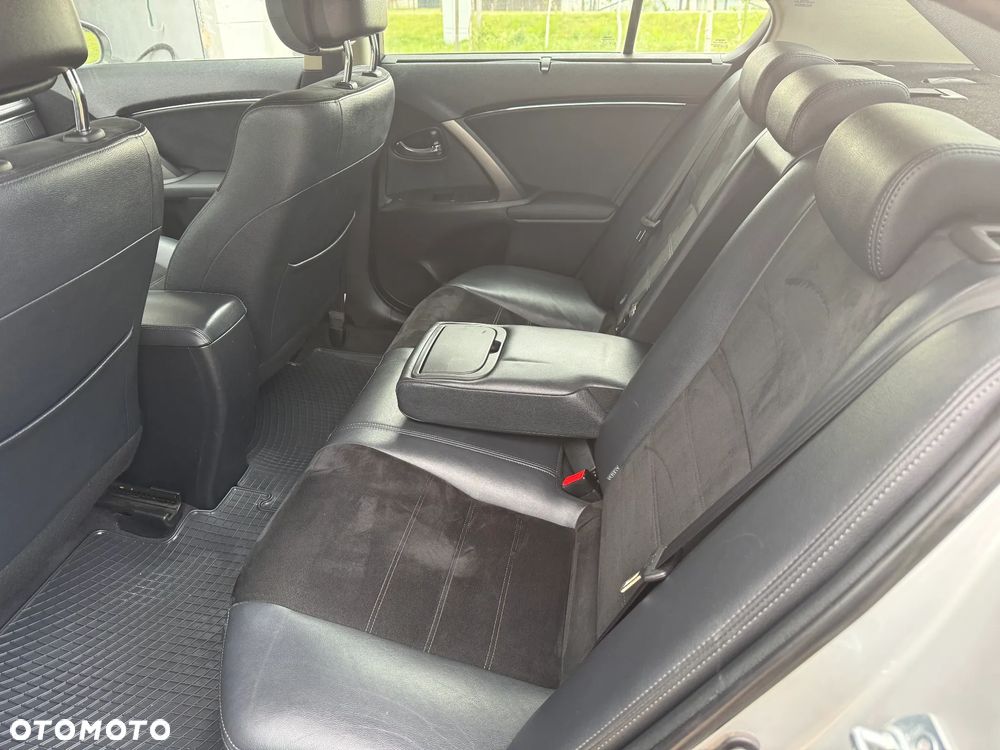Toyota Avensis 1.8 Premium MS - 15