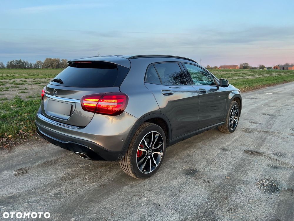 Mercedes-Benz GLA 200 d 7G-DCT - 3