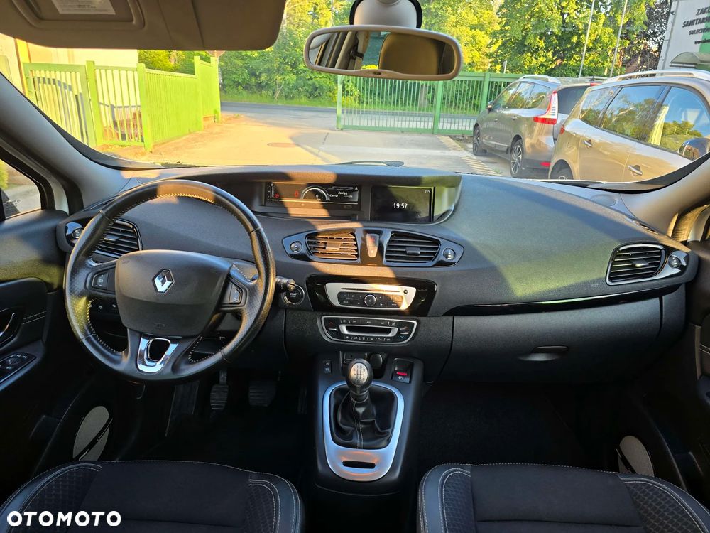 Renault Grand Scenic - 21