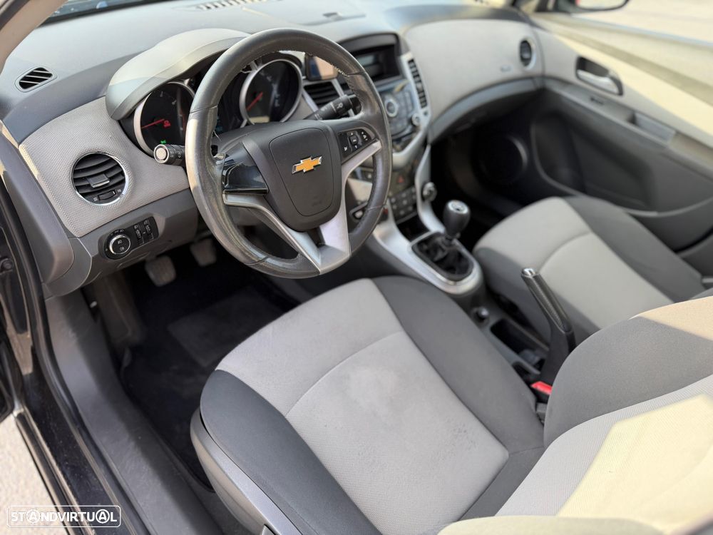 Chevrolet Cruze 1.6 LS - 5