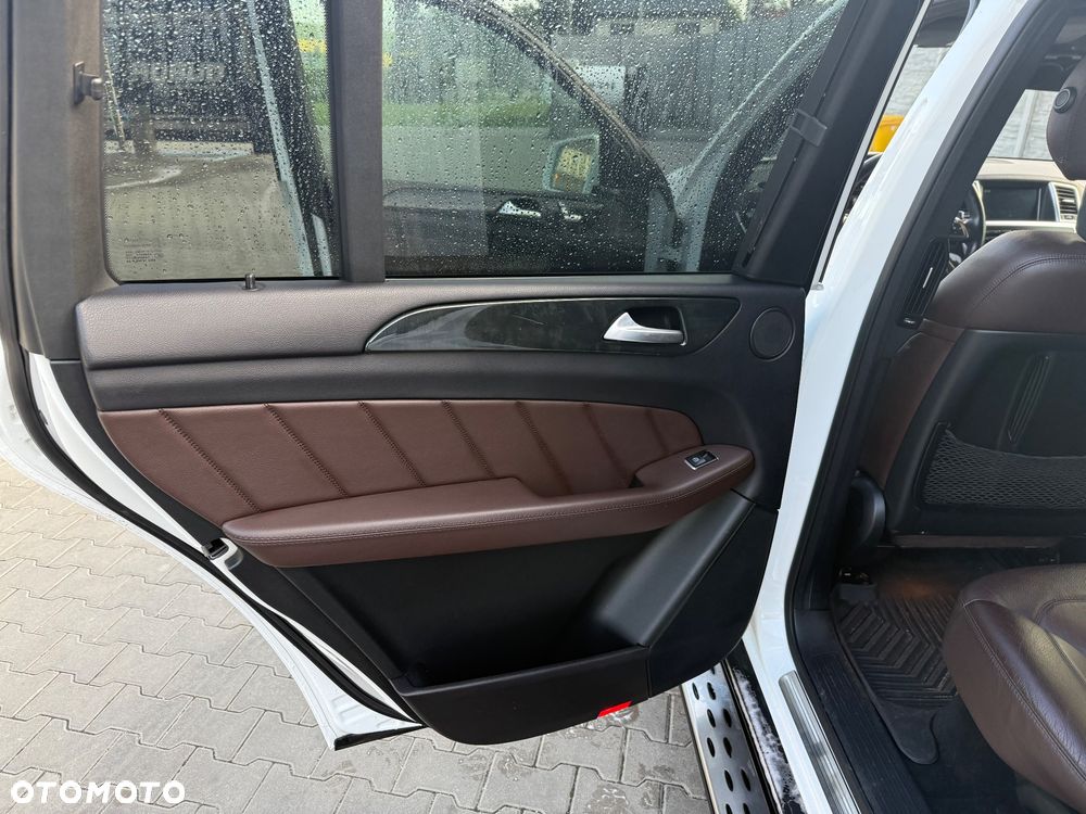 Mercedes-Benz GL 350 BlueTEC 4-Matic - 16
