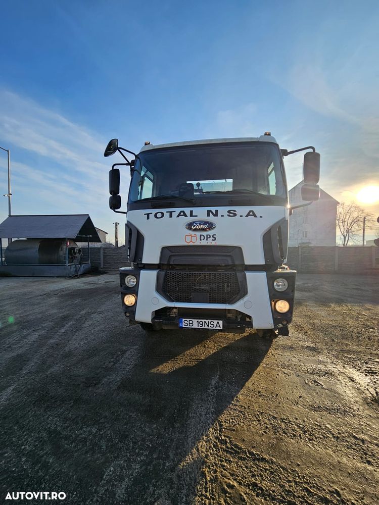 Ford Cargo 4142M - 12