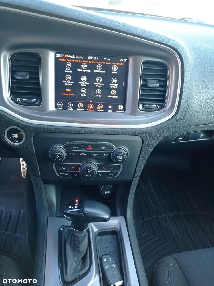 Dodge Charger 5.7 R/T - 12