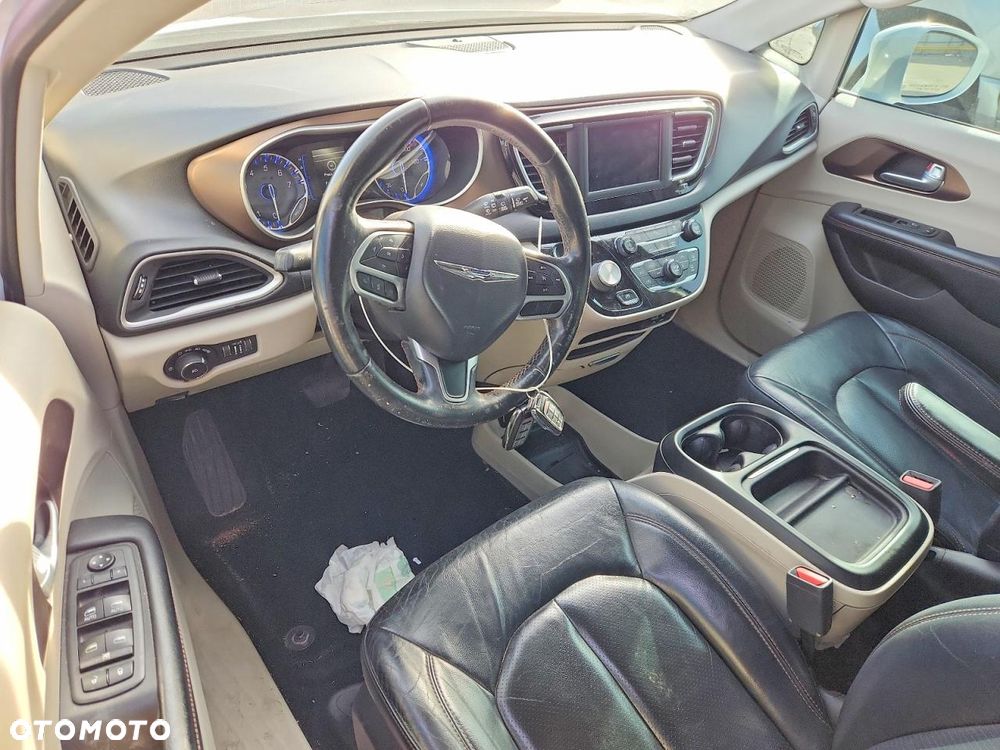 Chrysler Pacifica ver-3-3-se - 9