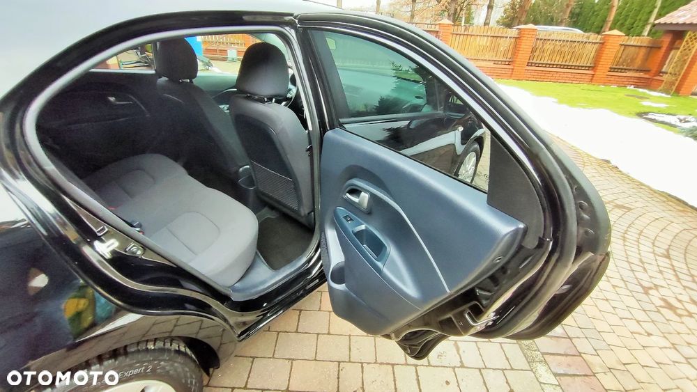 Kia Rio 1.4 Fifa World Cup Edition - 13