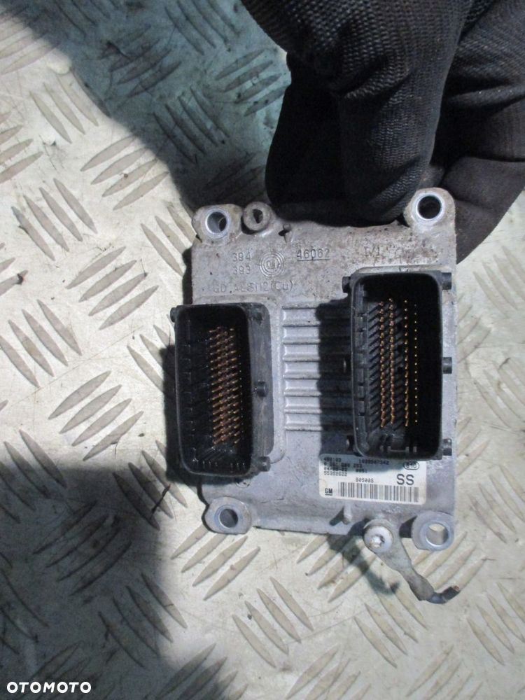 STEROWNIK SILNIKA CORSA C 1.2 16V 55352622 - 4