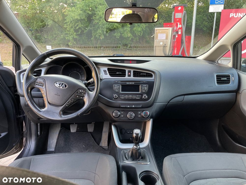Kia Ceed 1.6 CRDi 115 ISG Vision - 23