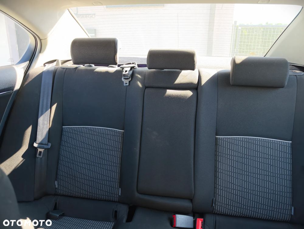 Toyota Avensis 1.8 Active MS - 31