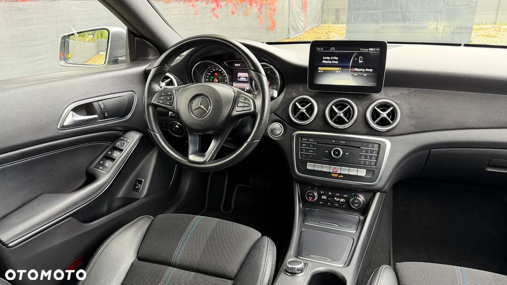 Mercedes-Benz CLA 220 d 4Matic 7G-DCT - 16
