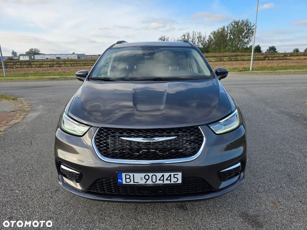 Chrysler Pacifica - 33