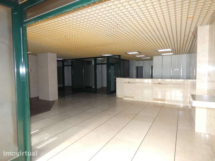 Loja no Centro de A dos Cunhados  com 215 m² - Grande imagem: 3/23