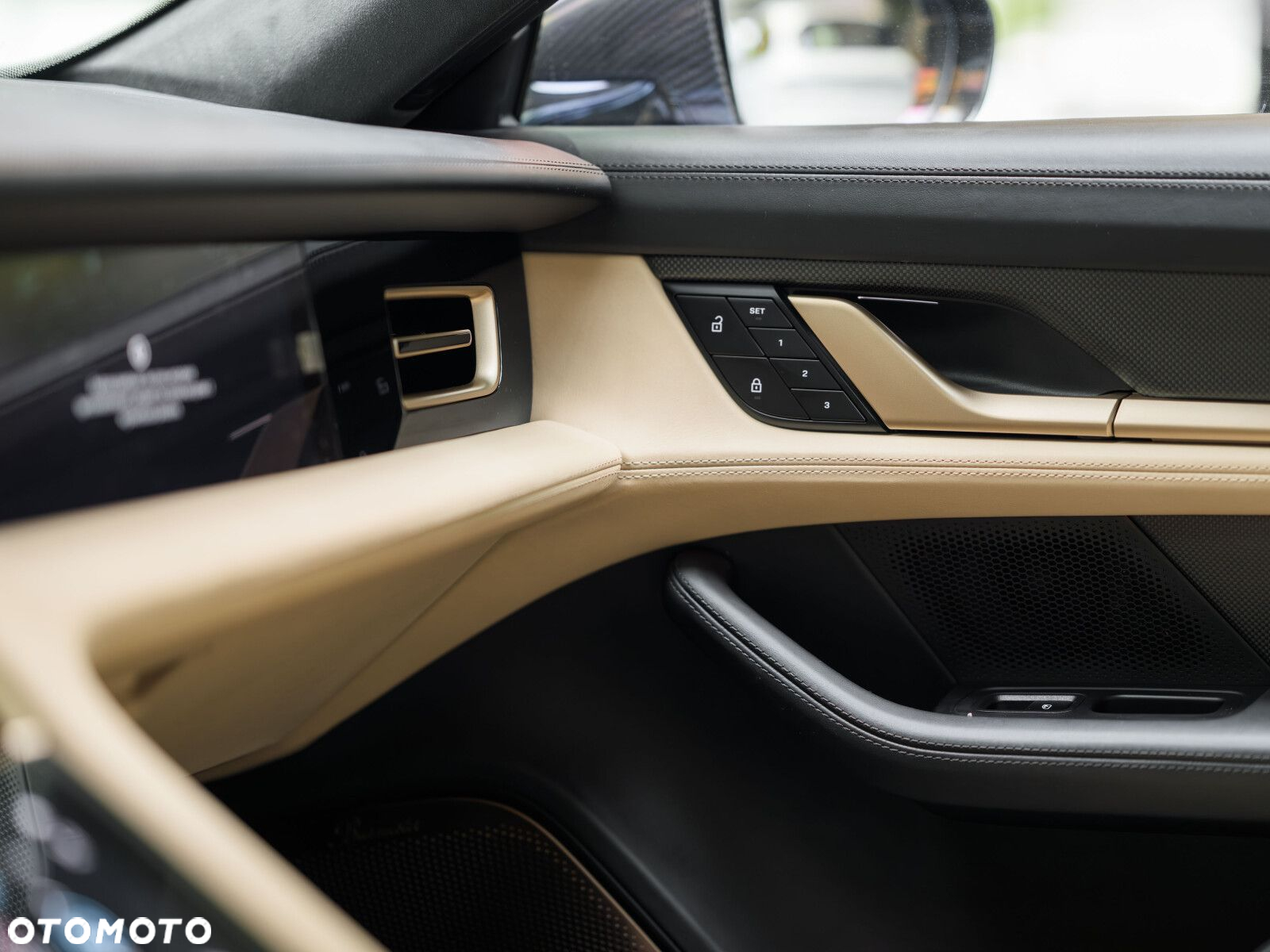 Porsche Taycan Turbo S Sport Turismo - 15
