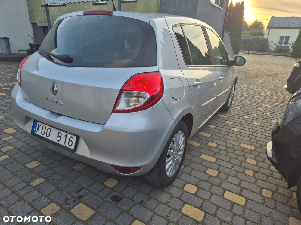 Renault Clio 1.2 16V 75 Expression - 4