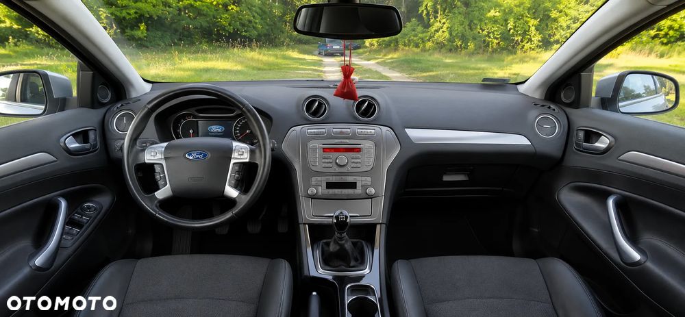 Ford Mondeo 2.0 Ghia - 7