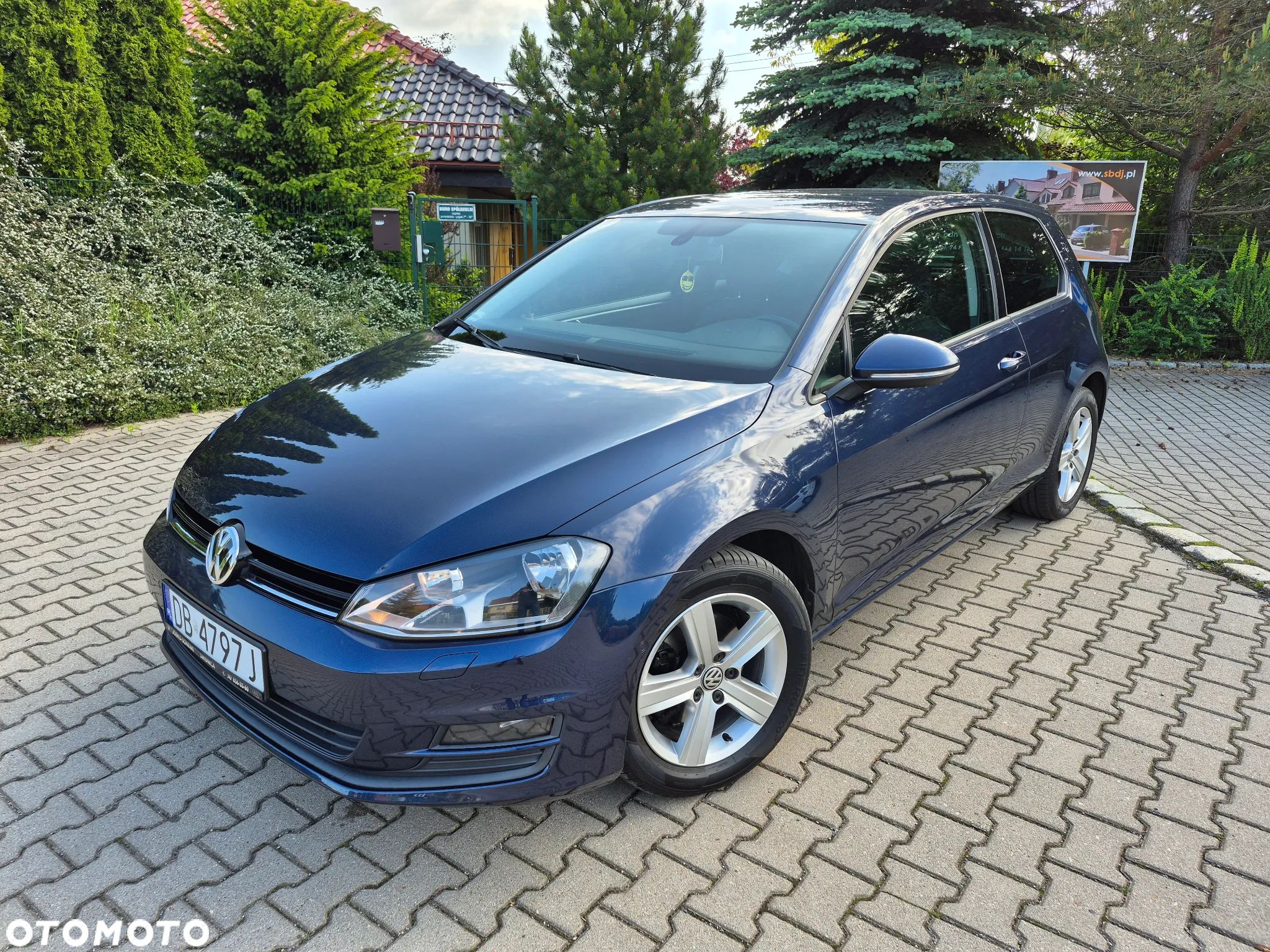 Volkswagen Golf - 1