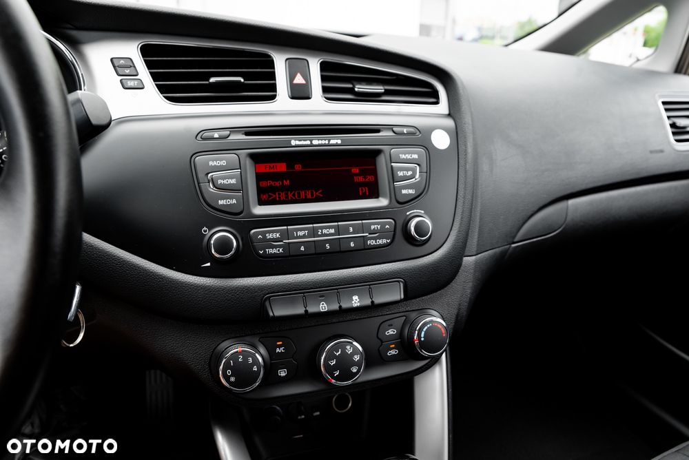 Kia Ceed 1.6 GDI DCT Platinum Edition - 32
