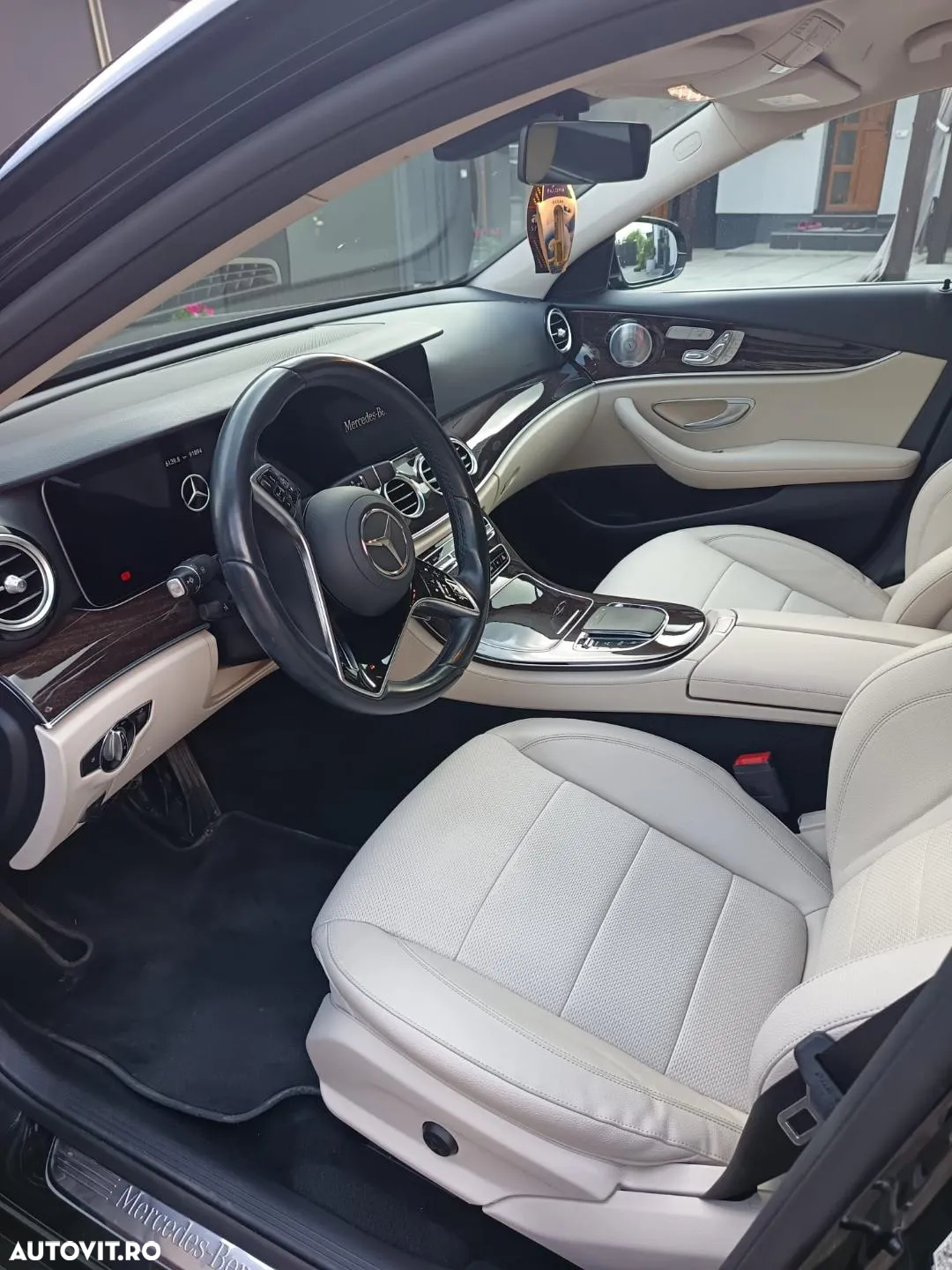 Mercedes-Benz E 220 d 4Matic 9G-TRONIC AMG Line - 3