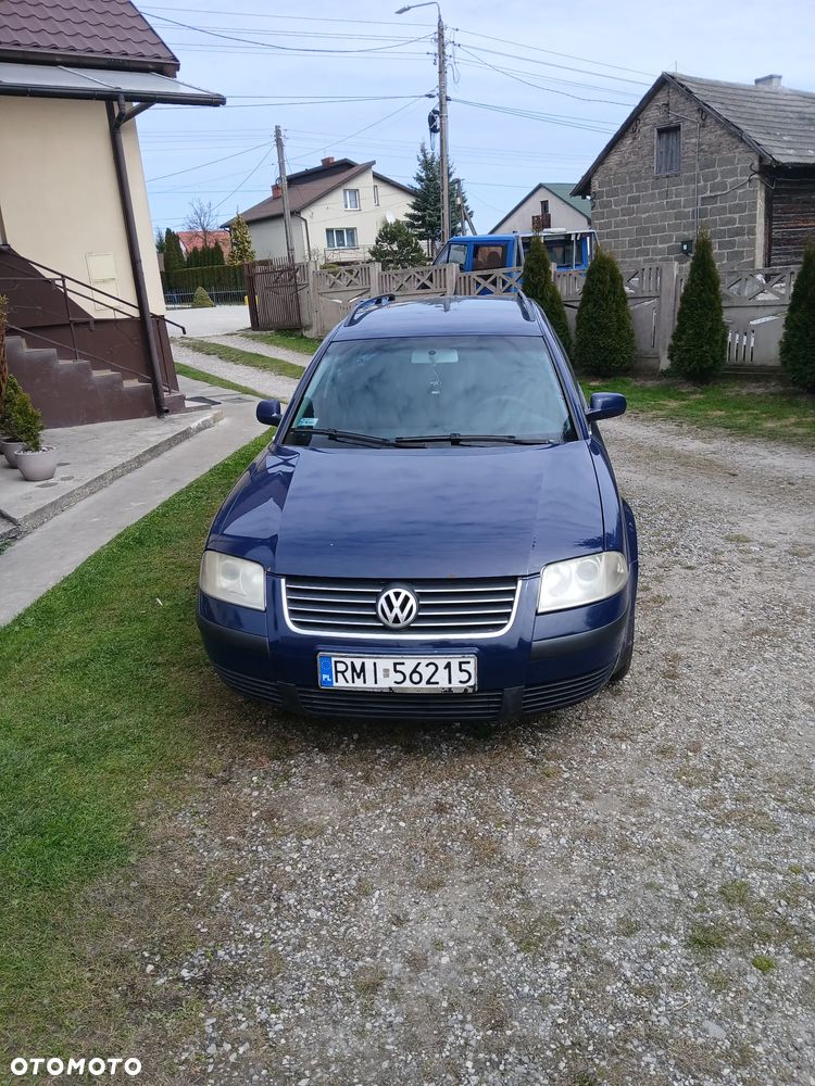 Volkswagen Passat - 1