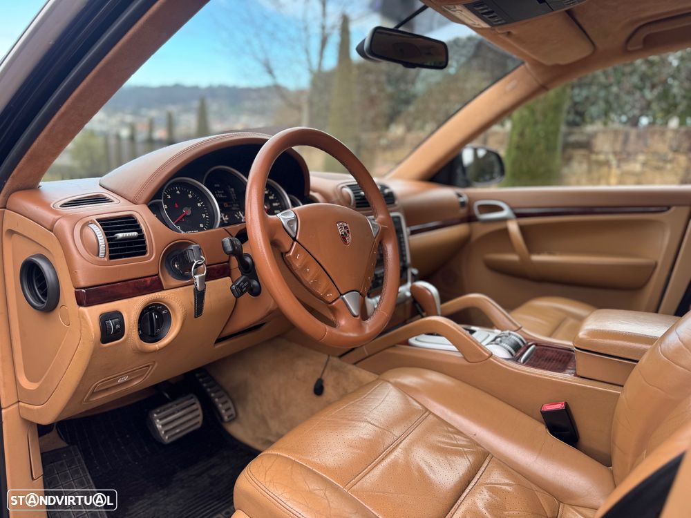 Porsche Cayenne Turbo - 17