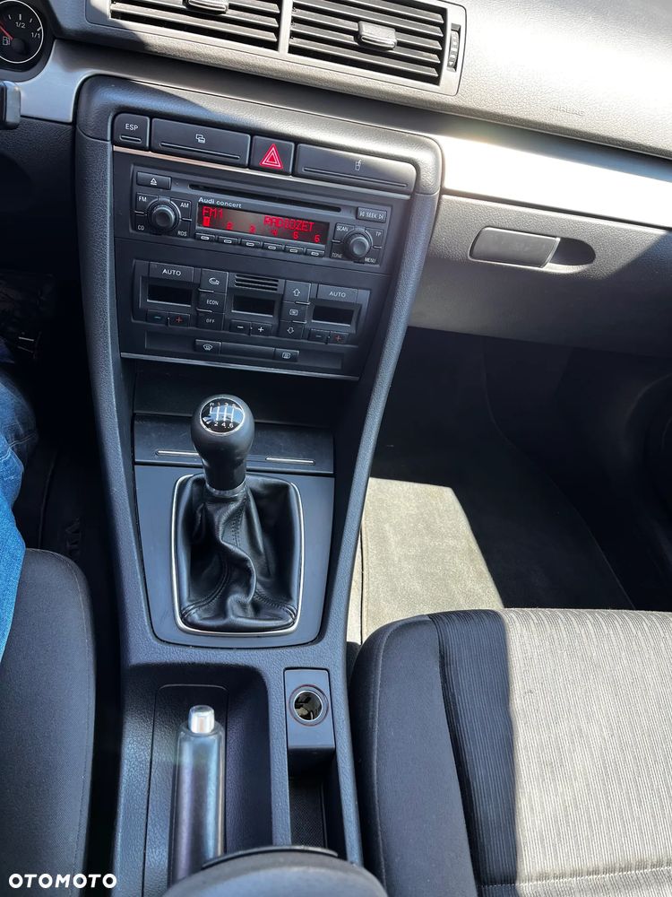 Audi A4 Avant 2.0 TDI - 14