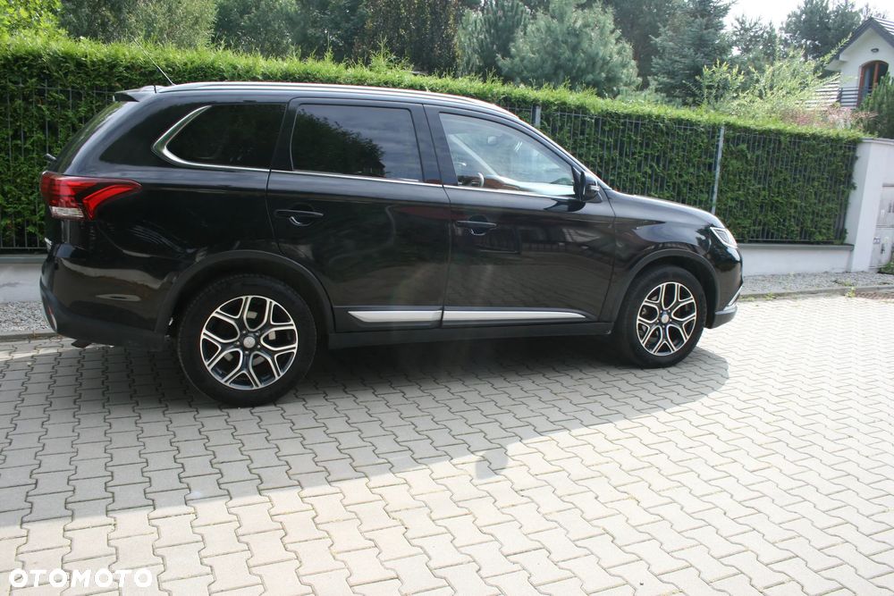 Mitsubishi Outlander 2.2 DID Intense + 4WD - 32