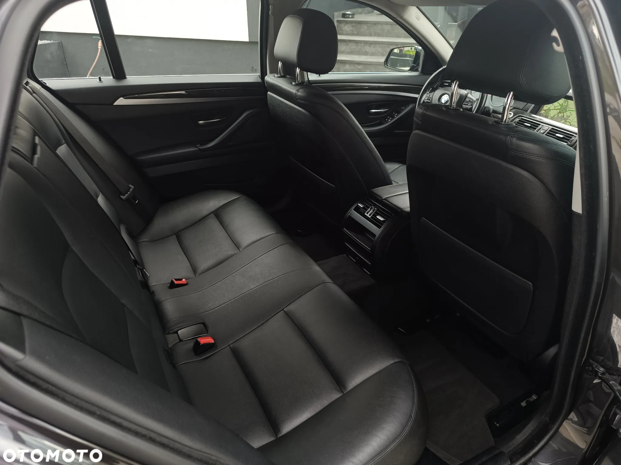 BMW Seria 5 520d xDrive Touring - 14