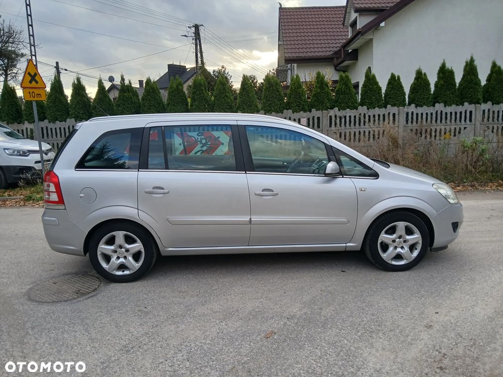 Opel Zafira - 1
