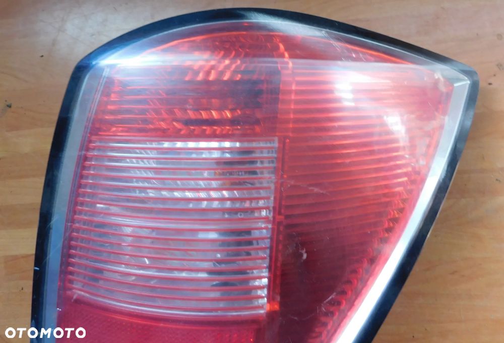 lampa prawa tył OPEL ASTRA III H KOMBI EUROPA - 3