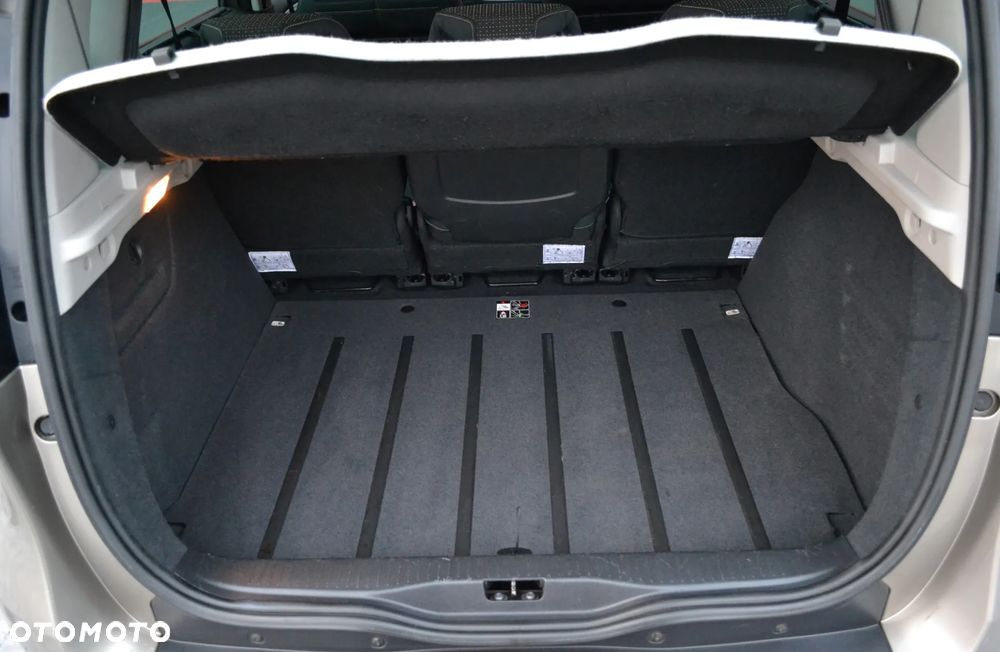 Renault Scenic 1.6 16V 110 Dynamique - 14