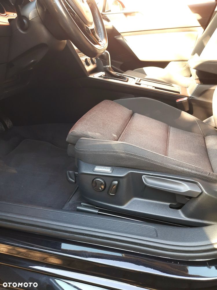 Volkswagen Passat - 17