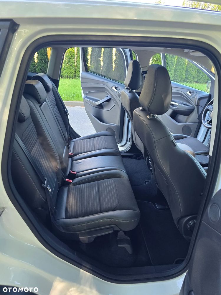 Ford Kuga 1.5 EcoBoost 2x4 Titanium - 23