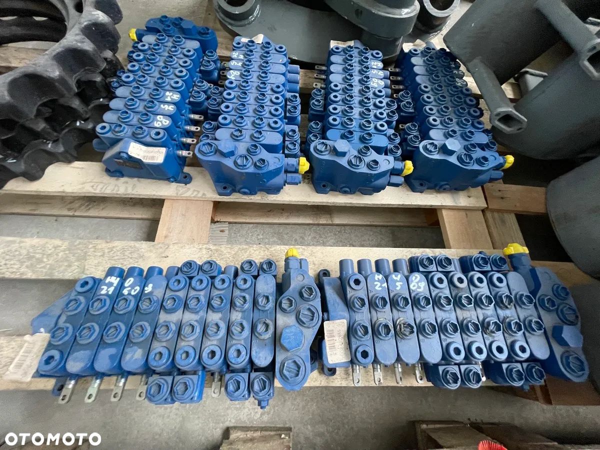 Rozdzielacz hydrauliczny Zawór Kostka Pedał Kramer Allrad Wacker Neuson ładowarki koparki Duży wybór Nowe i Używane! - 1