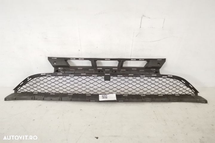 Grila Inferioara Cu Senzori Bara Fata originala In Stare Buna Mercedes - 1