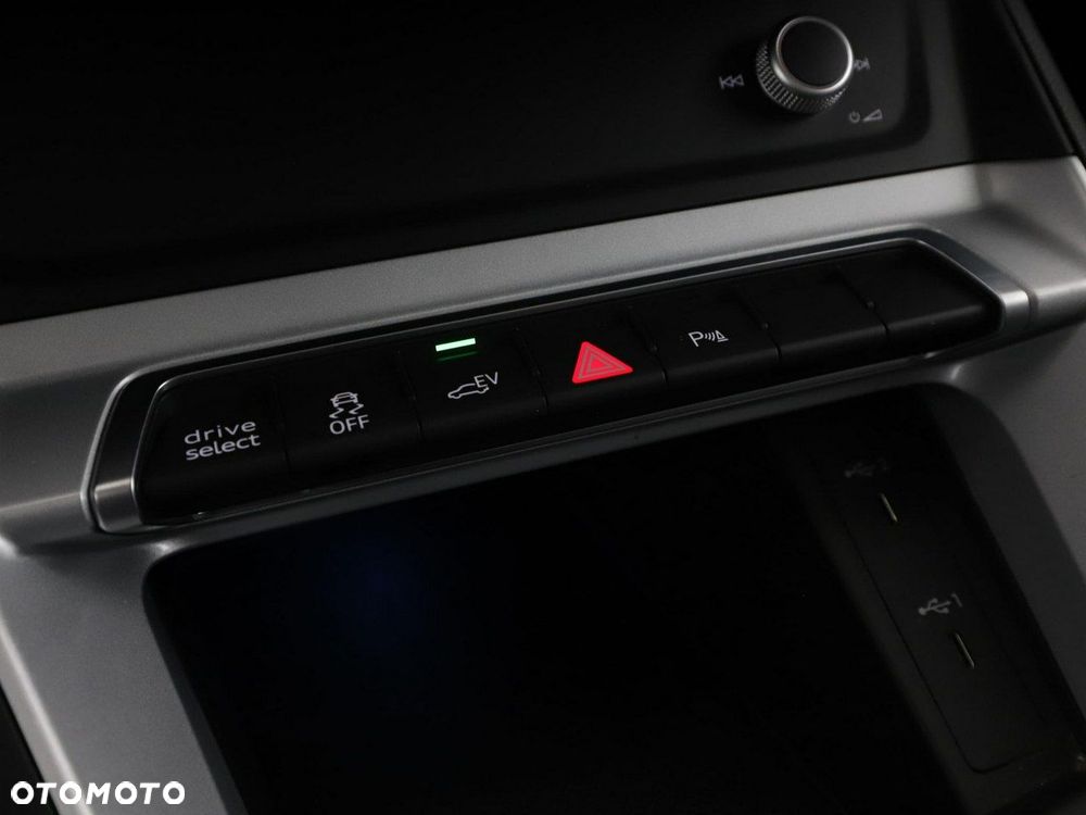 Audi Q3 45 TFSIe S tronic S line - 32