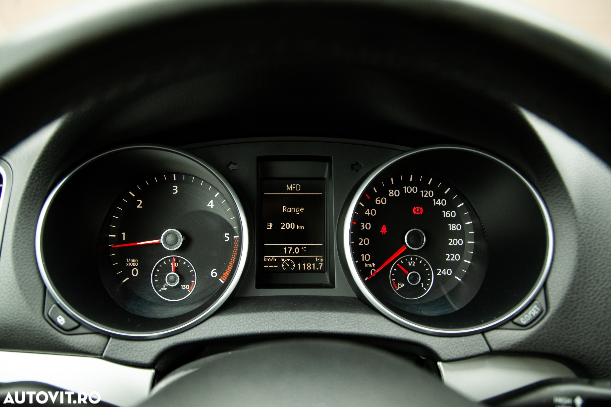 Volkswagen Golf 2.0 TDI Highline - 33