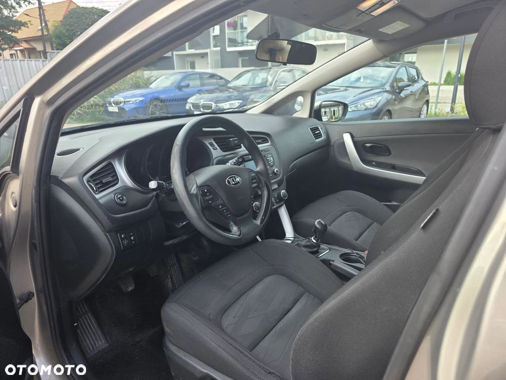 Kia Ceed 1.6 GDI M - 11